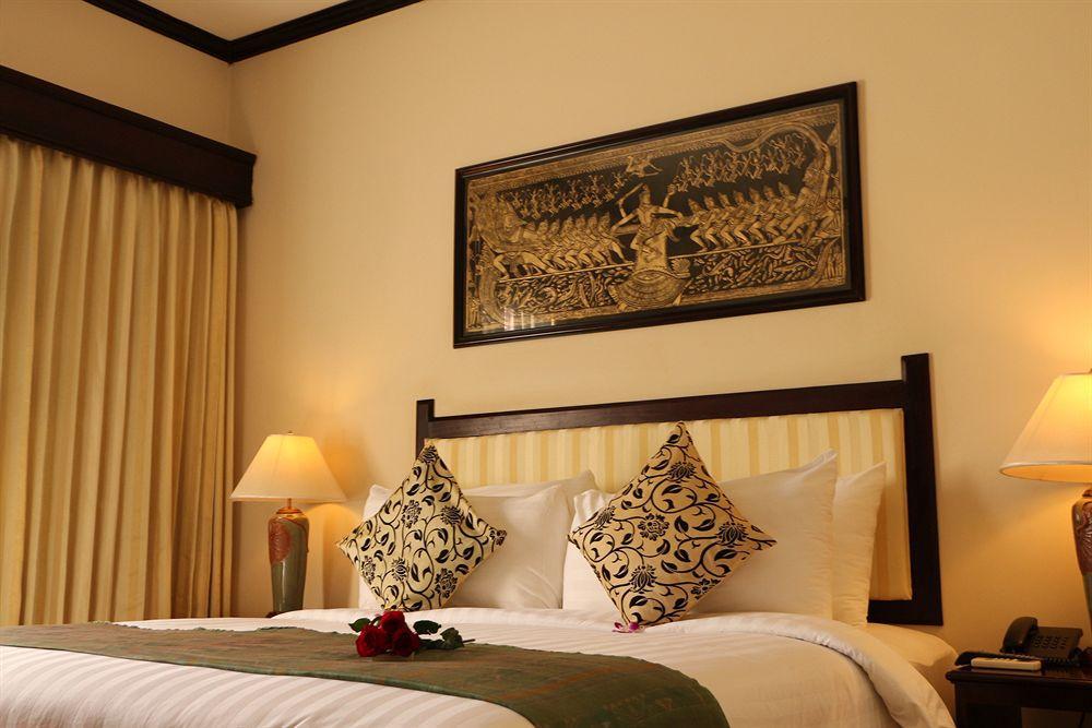 Grand Sunset Angkor Hotel Siem Reap Exterior photo